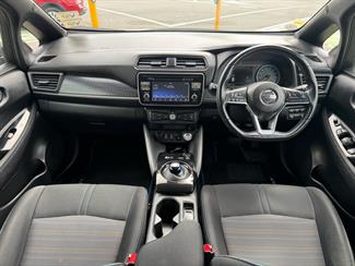 2018 Nissan LEAF - Thumbnail