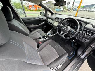 2018 Nissan LEAF - Thumbnail