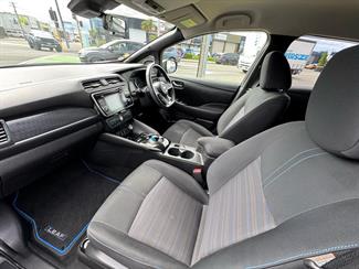 2018 Nissan LEAF - Thumbnail