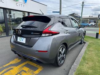 2018 Nissan LEAF - Thumbnail