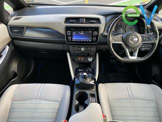 2018 Nissan LEAF - Thumbnail