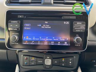2018 Nissan LEAF - Thumbnail
