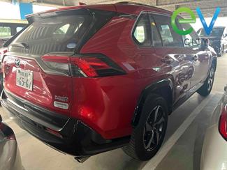 2021 Toyota RAV4 - Thumbnail