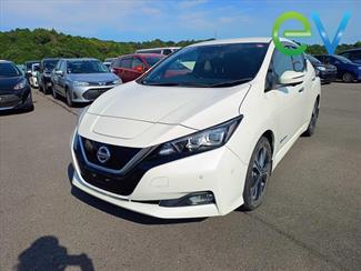 2018 Nissan LEAF - Thumbnail