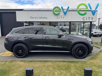 2022 Mercedes-Benz EQC 400 - Thumbnail