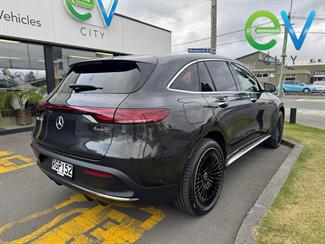 2022 Mercedes-Benz EQC 400 - Thumbnail