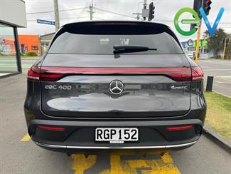 2022 Mercedes-Benz EQC 400 - Thumbnail