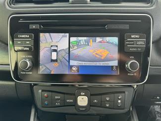 2018 Nissan LEAF - Thumbnail