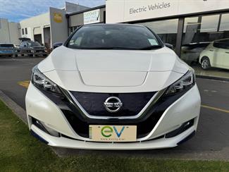 2018 Nissan LEAF - Thumbnail