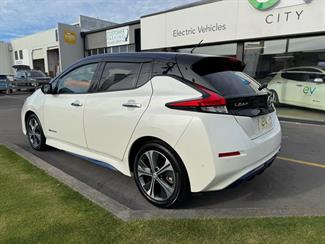 2018 Nissan LEAF - Thumbnail