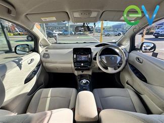 2012 Nissan LEAF - Thumbnail