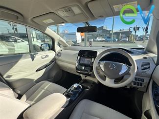 2012 Nissan LEAF - Thumbnail