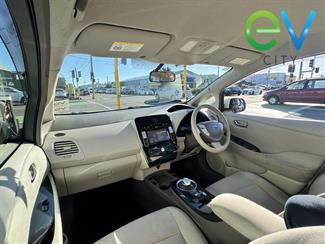 2012 Nissan LEAF - Thumbnail