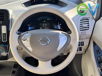 2012 Nissan LEAF - Thumbnail