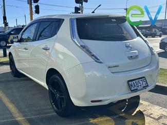 2012 Nissan LEAF - Thumbnail