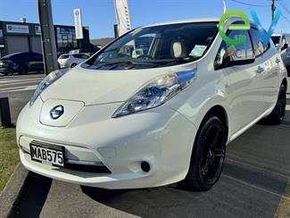 2012 Nissan LEAF - Thumbnail