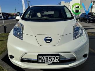 2012 Nissan LEAF - Thumbnail