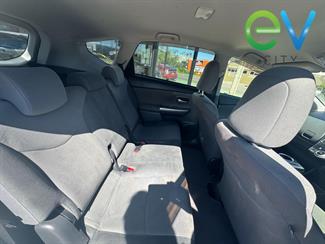 2014 Toyota PRIUS - Thumbnail