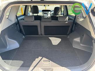2014 Toyota PRIUS - Thumbnail