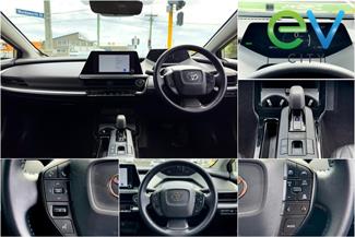 2023 Toyota PRIUS - Thumbnail