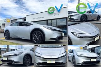 2023 Toyota PRIUS - Thumbnail