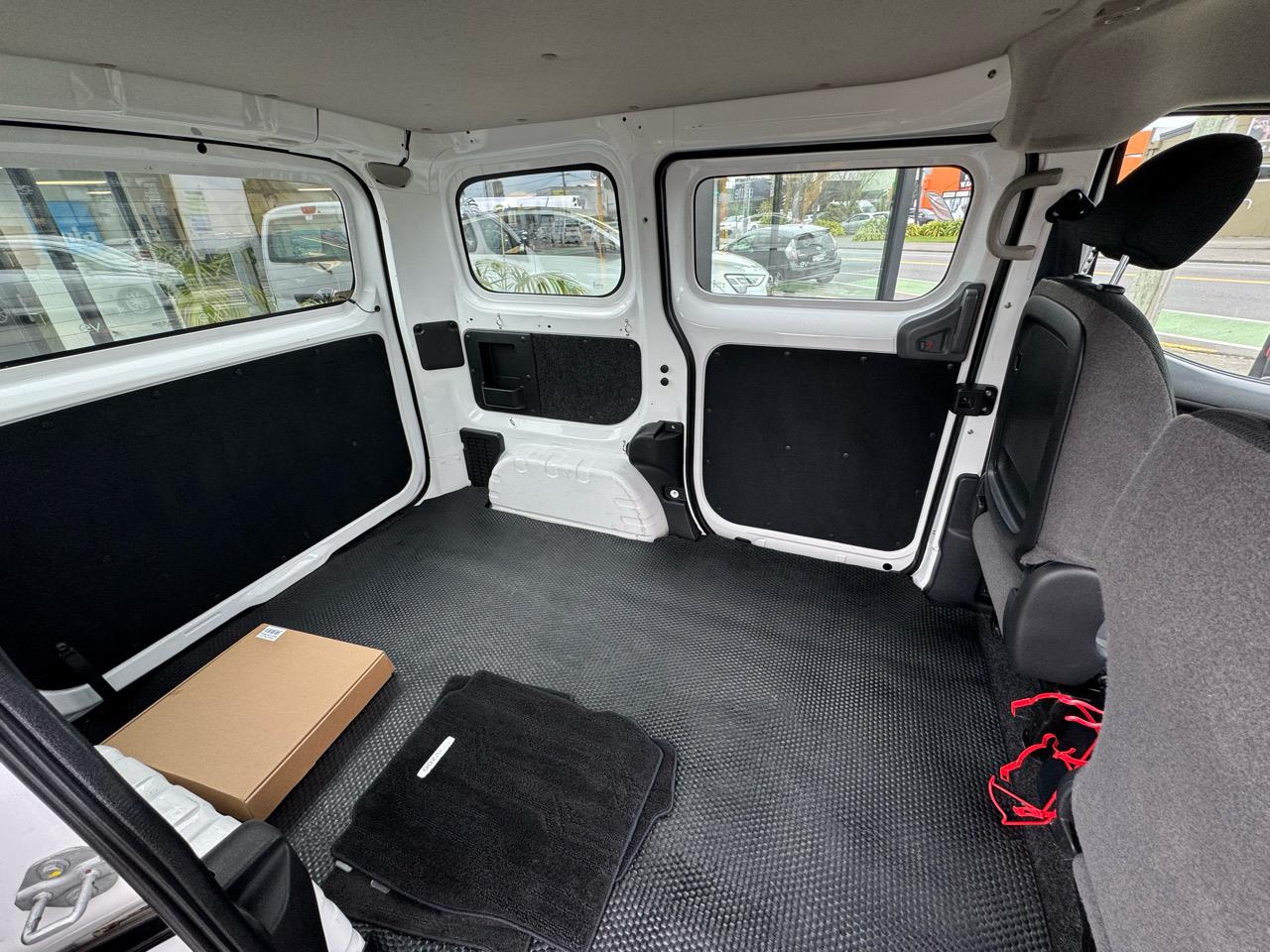 2016 Nissan e-NV200