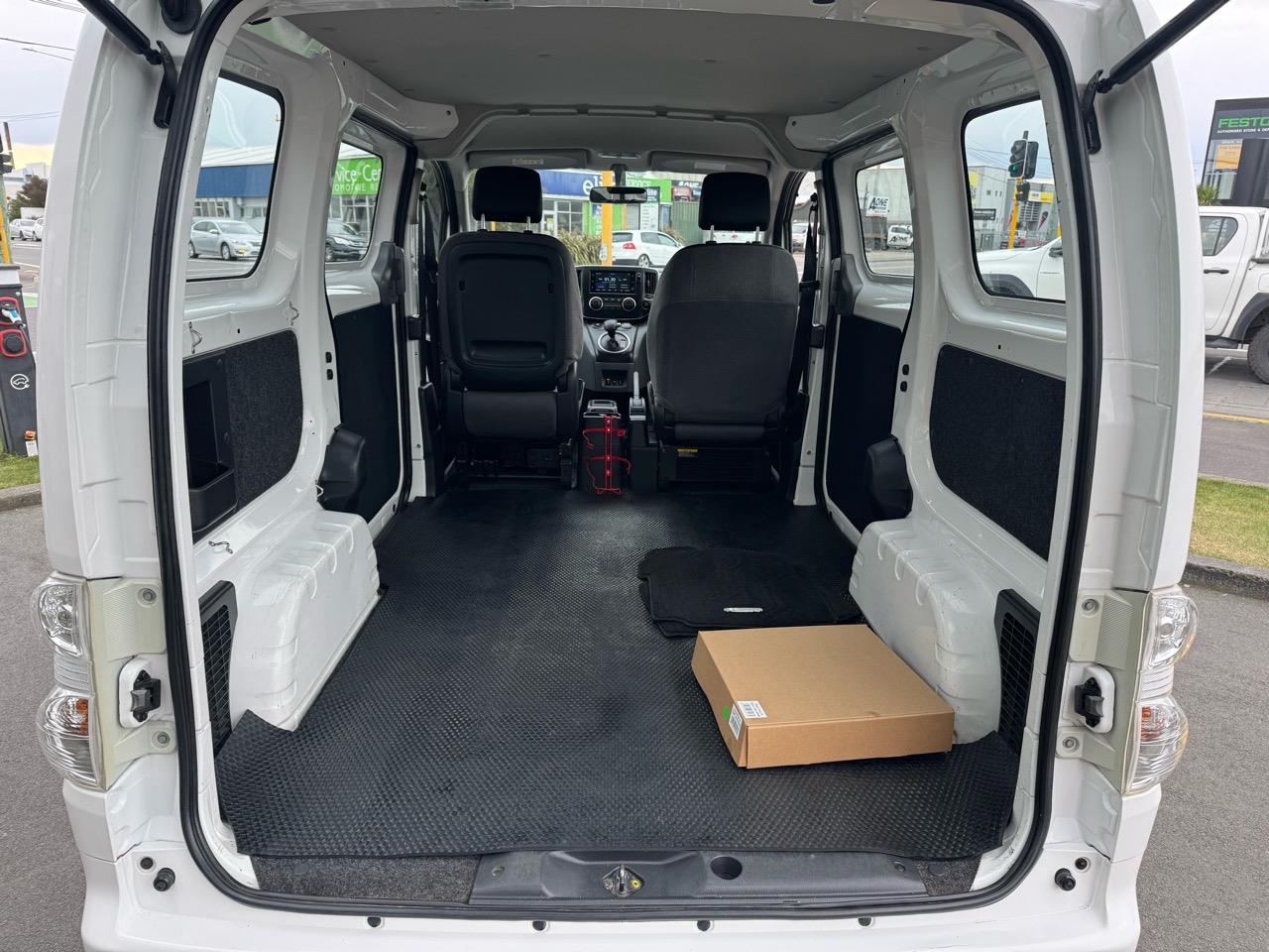 2016 Nissan e-NV200