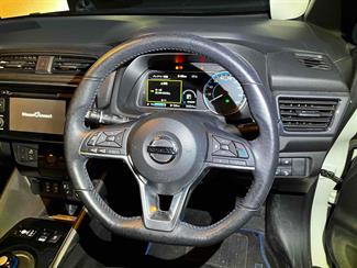2019 Nissan LEAF - Thumbnail