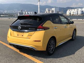 2020 Nissan LEAF - Thumbnail