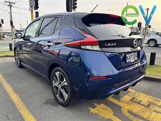2018 Nissan LEAF - Thumbnail