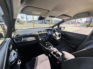 2021 Nissan LEAF - Thumbnail