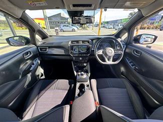 2021 Nissan LEAF - Thumbnail