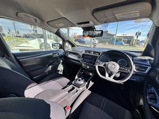 2021 Nissan LEAF - Thumbnail
