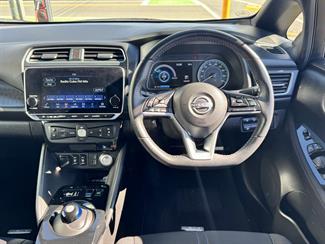 2021 Nissan LEAF - Thumbnail