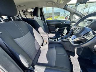 2021 Nissan LEAF - Thumbnail
