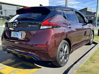 2021 Nissan LEAF - Thumbnail