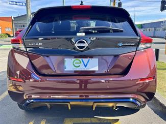 2021 Nissan LEAF - Thumbnail