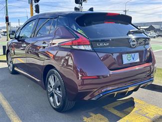 2021 Nissan LEAF - Thumbnail