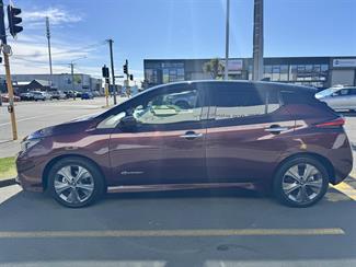 2021 Nissan LEAF - Thumbnail