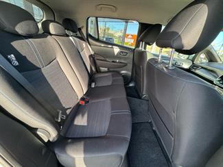 2020 Nissan LEAF - Thumbnail