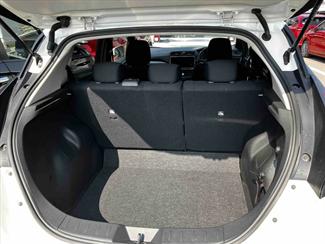 2020 Nissan LEAF - Thumbnail