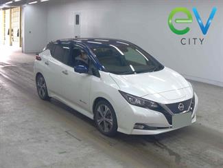 2018 Nissan LEAF - Thumbnail