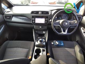 2018 Nissan LEAF - Thumbnail