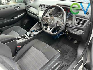 2018 Nissan LEAF - Thumbnail