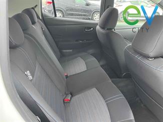 2018 Nissan LEAF - Thumbnail