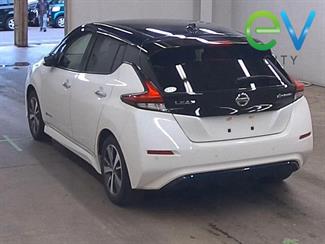 2020 Nissan LEAF - Thumbnail