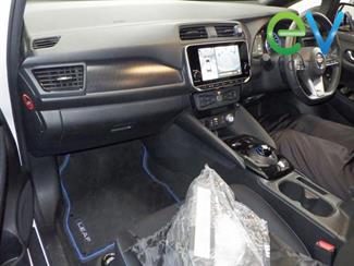 2020 Nissan LEAF - Thumbnail