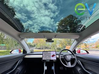 2020 Tesla Model 3 - Thumbnail