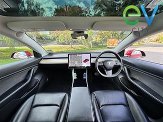 2020 Tesla Model 3 - Thumbnail