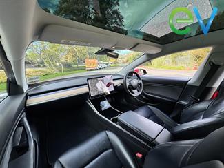 2020 Tesla Model 3 - Thumbnail